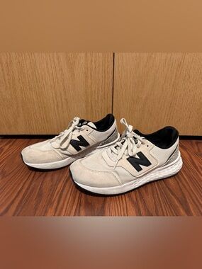 New Balance Fresh Foam X70 Cream Color Suede and Mesh Sneakers size 7.5